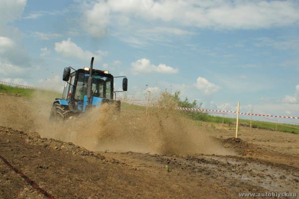 traktor-25-06-110000103.jpg