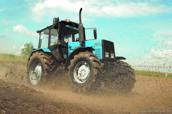 traktor-25-06-110000104.jpg