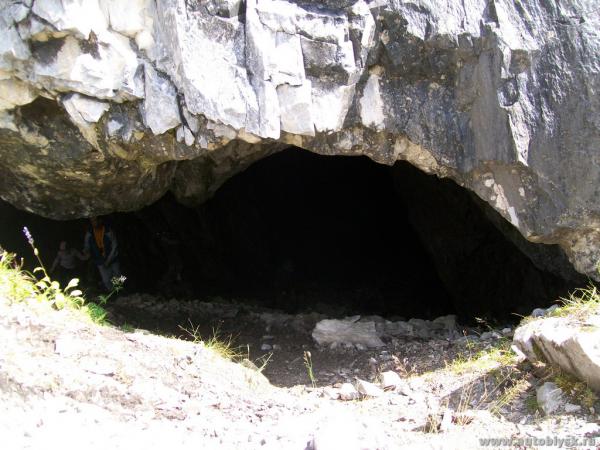 cave_0000010.jpg